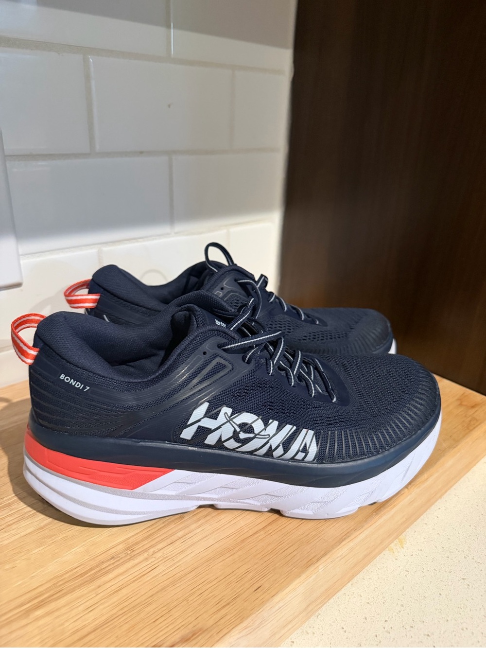 Hoka Women's Bondi 7 Size 9 - Picture 12 of 13